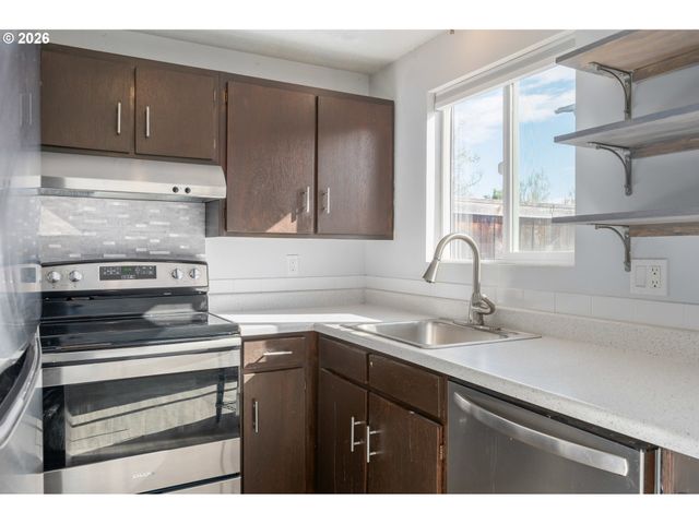 1933 W 17TH Ave B, Eugene, OR 97402