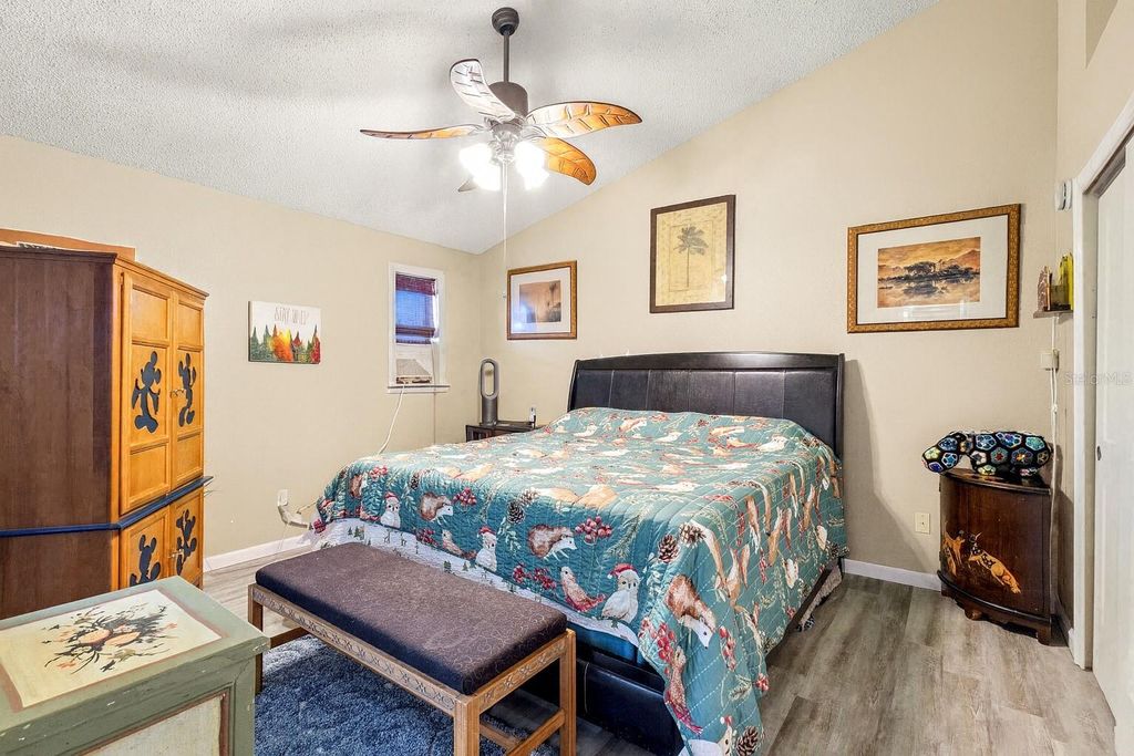 Image 18 of property listing at 5526 DEEPDALE DRIVE, Orlando, FL 32821