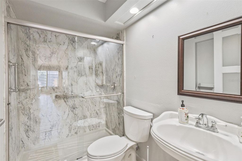 Image 34 of property listing at 5526 DEEPDALE DRIVE, Orlando, FL 32821