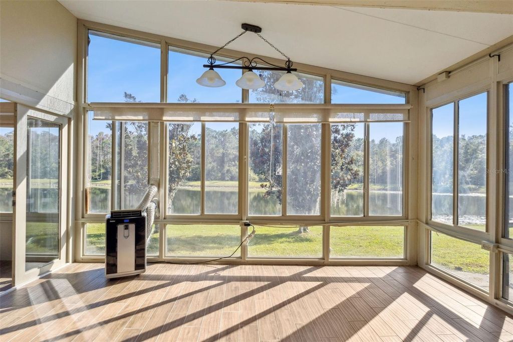 Image 35 of property listing at 5526 DEEPDALE DRIVE, Orlando, FL 32821