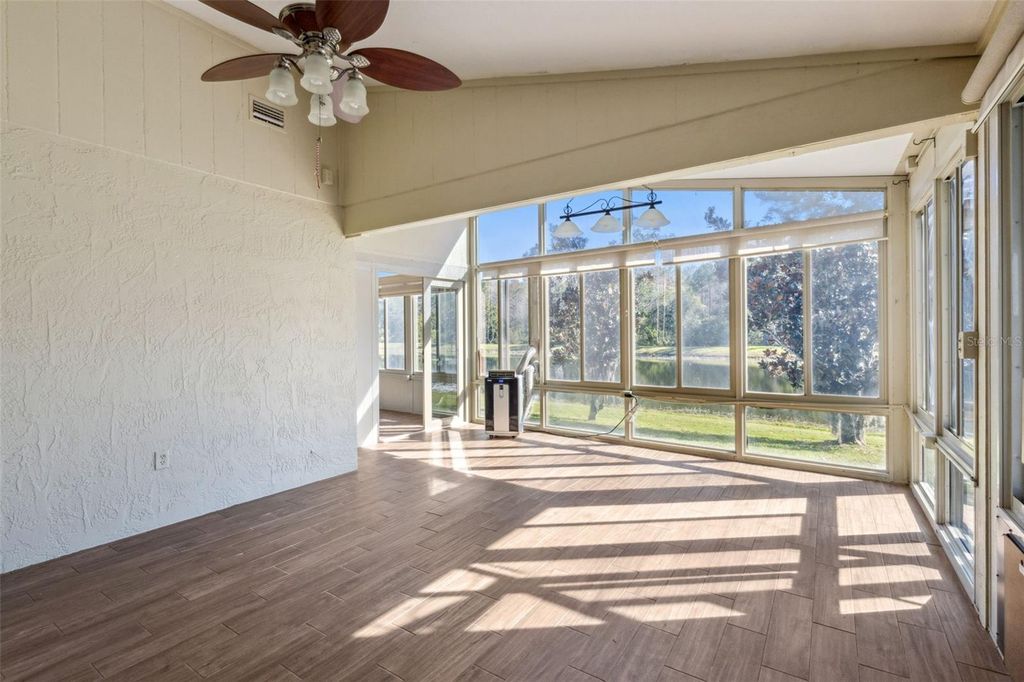 Image 39 of property listing at 5526 DEEPDALE DRIVE, Orlando, FL 32821