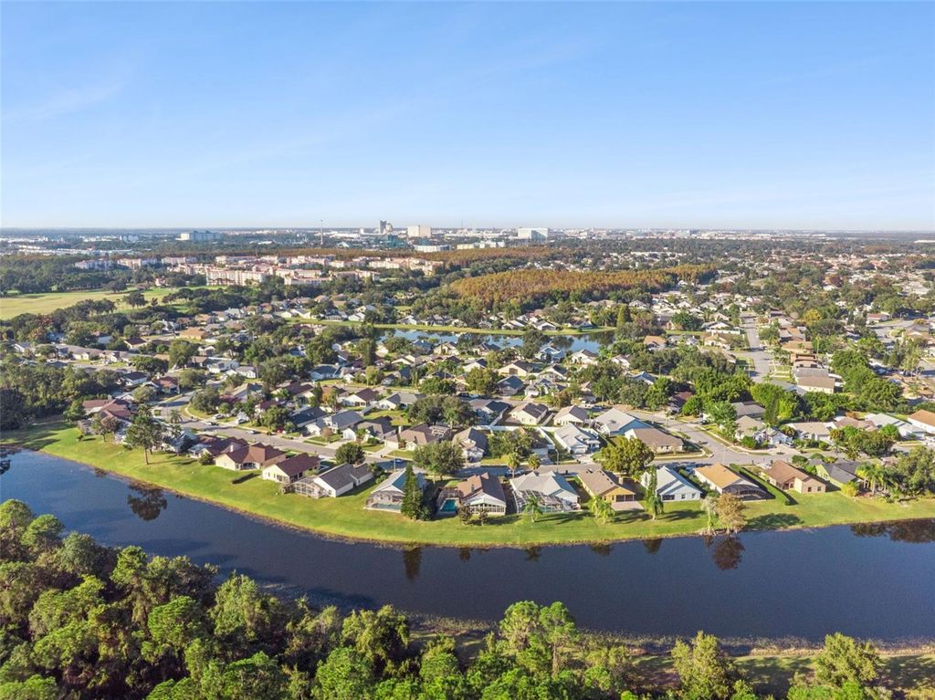 Image 60 of property listing at 5526 DEEPDALE DRIVE, Orlando, FL 32821