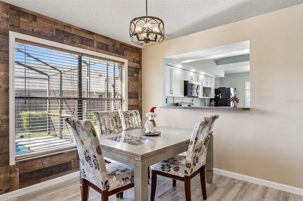 Image 7 of property listing at 5526 DEEPDALE DRIVE, Orlando, FL 32821