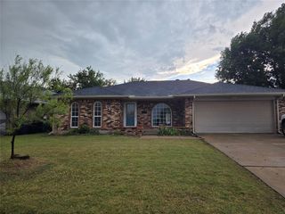 4825 Eric Drive, Oklahoma City, OK 73135