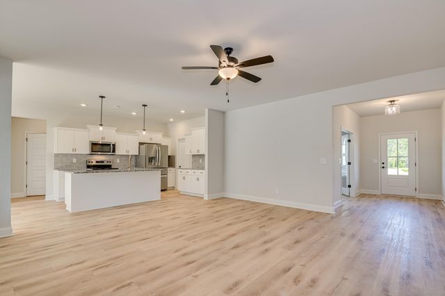 1727 Pine Ridge Dr N, Hephzibah, GA 30815