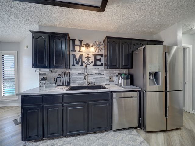 2306 Park Wood Dr, Portland, TX 78374