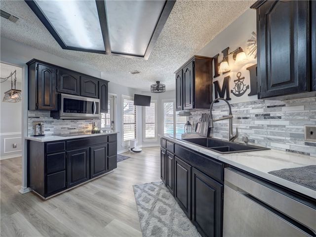 2306 Park Wood Dr, Portland, TX 78374