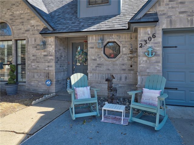 2306 Park Wood Dr, Portland, TX 78374