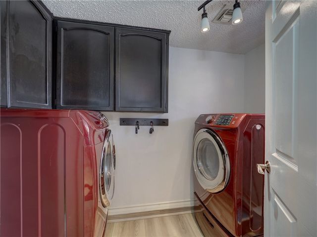 2306 Park Wood Dr, Portland, TX 78374