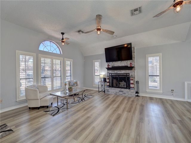 2306 Park Wood Dr, Portland, TX 78374