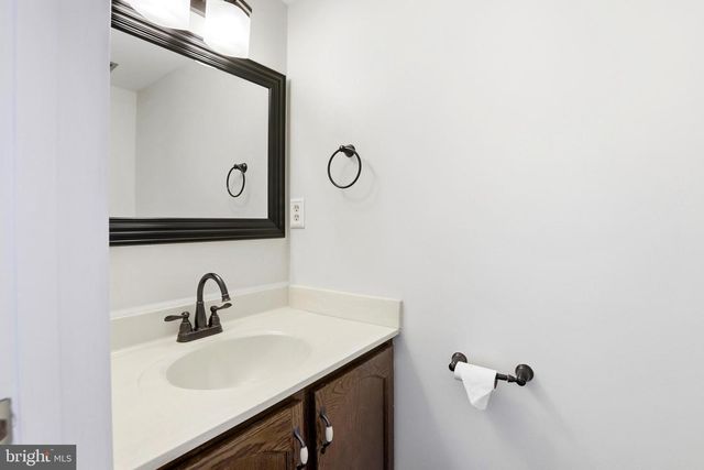 10293 LATNEY RD, Fairfax, VA 22032