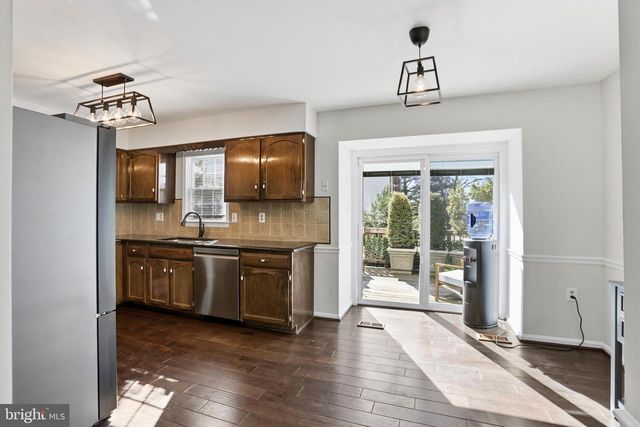 10293 LATNEY RD, Fairfax, VA 22032