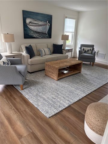 443 Wolcott Avenue 1, Middletown, RI 02842