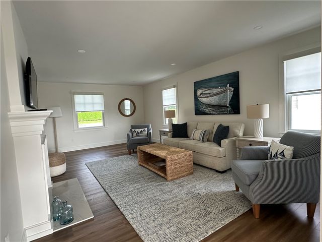 443 Wolcott Avenue 1, Middletown, RI 02842