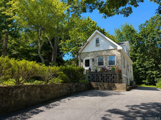 164 S Evergreen Drive, Selden, NY 11784