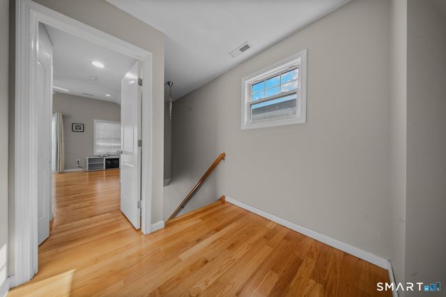 60 Hawthorne Street, West Haven, CT 06516