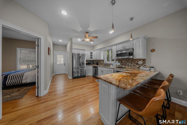 60 Hawthorne Street, West Haven, CT 06516