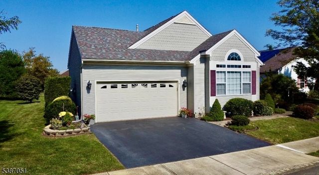 14 Gascony Cir, Manchester Twp., NJ 08759