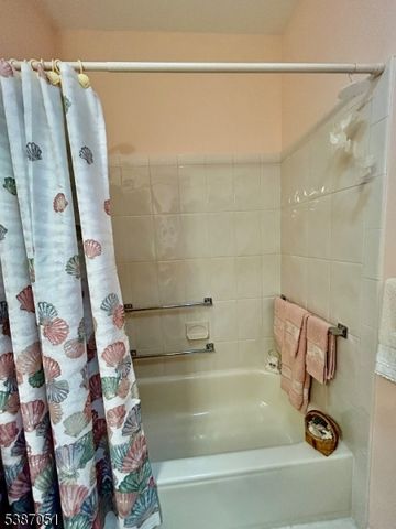 14 Gascony Cir, Manchester Twp., NJ 08759