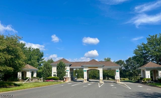 14 Gascony Cir, Manchester Twp., NJ 08759