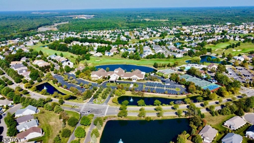 14 Gascony Cir, Manchester Twp., NJ 08759