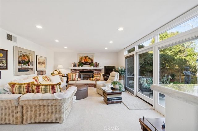 23627 Via Delos, Valencia, CA 91355