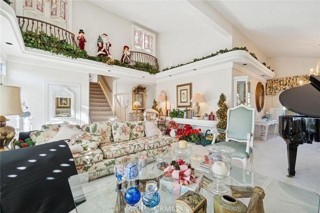 23627 Via Delos, Valencia, CA 91355