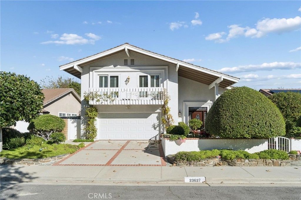 23627 Via Delos, Valencia, CA 91355