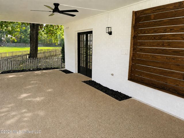 54 Woodridge Place, Jackson, MS 39211