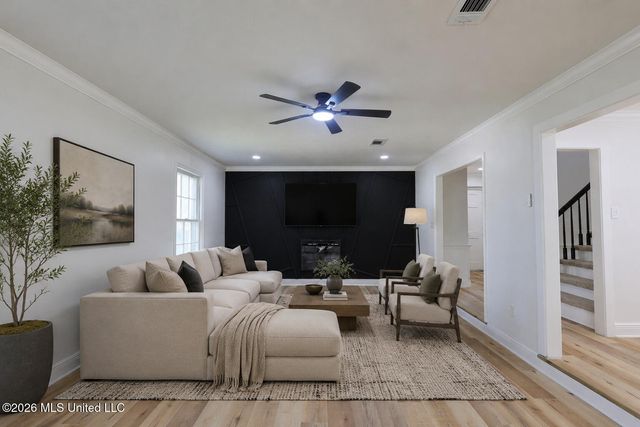 54 Woodridge Place, Jackson, MS 39211