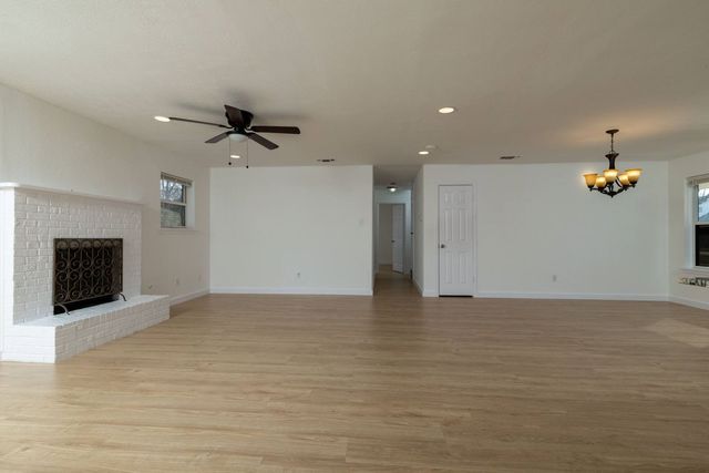 272 Palomino Drive, Saginaw, TX 76179