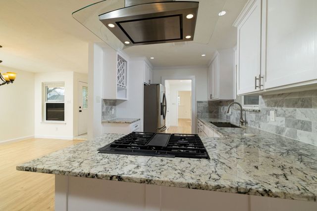 272 Palomino Drive, Saginaw, TX 76179