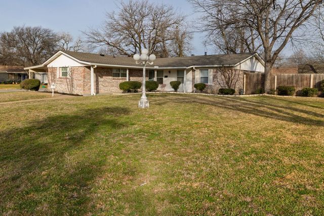 272 Palomino Drive, Saginaw, TX 76179