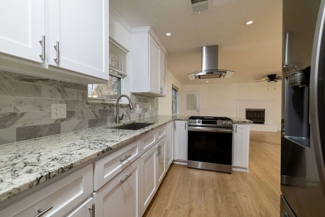 272 Palomino Drive, Saginaw, TX 76179