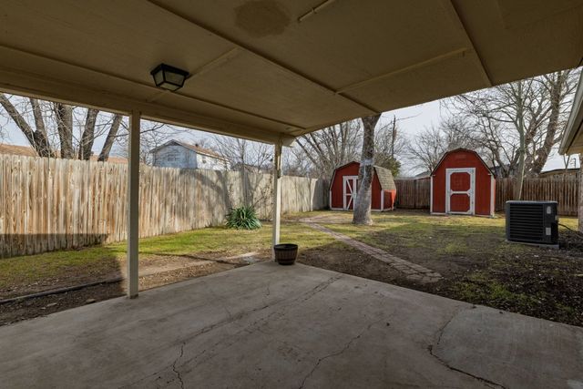 272 Palomino Drive, Saginaw, TX 76179