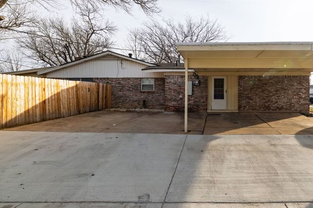 272 Palomino Drive, Saginaw, TX 76179