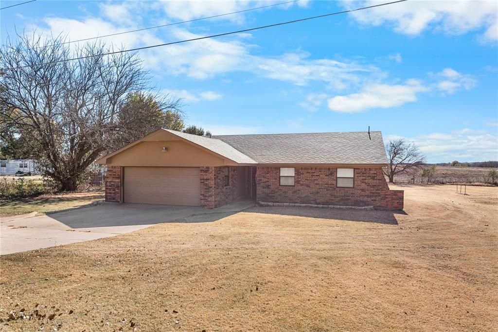 10 Peach Street, Ninnekah, OK 73067
