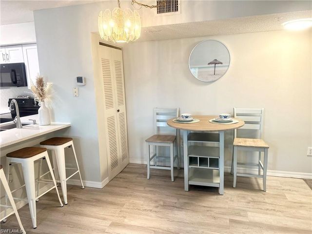 8940 Colonnades CT E 725, Bonita Springs, FL 34135