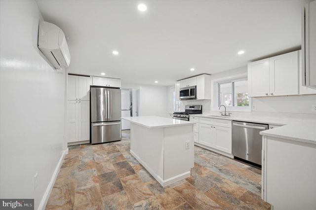 715 BRADLEY ST, Bridgeport, PA 19405