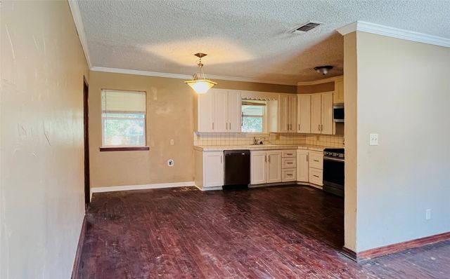 1215 S Vaden Street, Sherman, TX 75090
