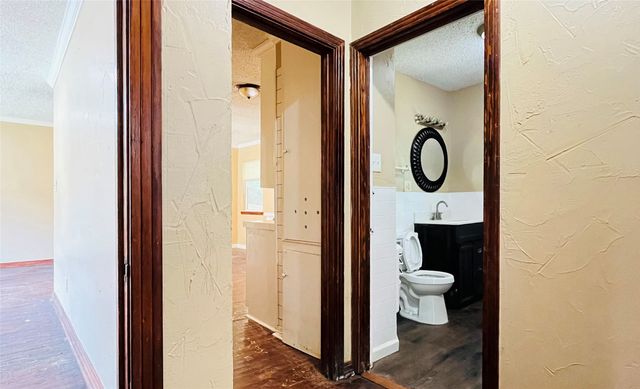 1215 S Vaden Street, Sherman, TX 75090