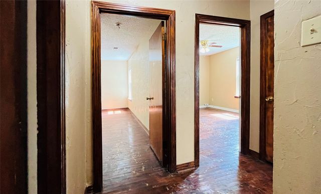 1215 S Vaden Street, Sherman, TX 75090