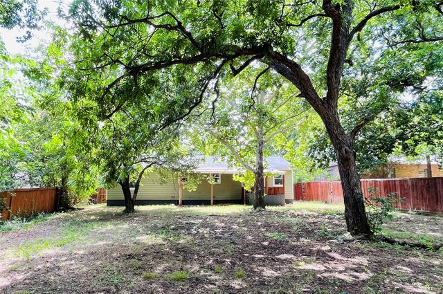 1215 S Vaden Street, Sherman, TX 75090