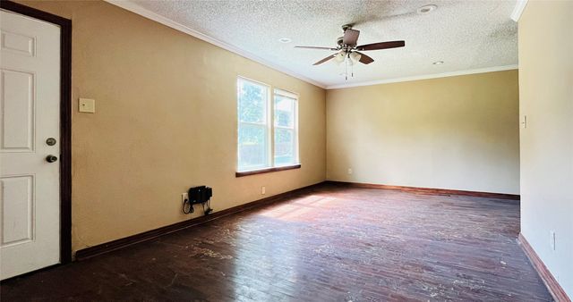 1215 S Vaden Street, Sherman, TX 75090