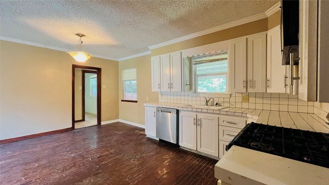 1215 S Vaden Street, Sherman, TX 75090