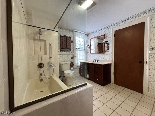 5084 Chillicothe Road, Chagrin Falls, OH 44022