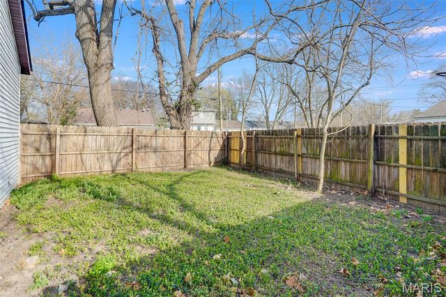 110 S 32nd Street, Belleville, IL 62226