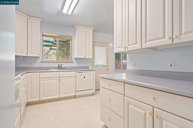 1224 Hale Dr, Concord, CA 94518