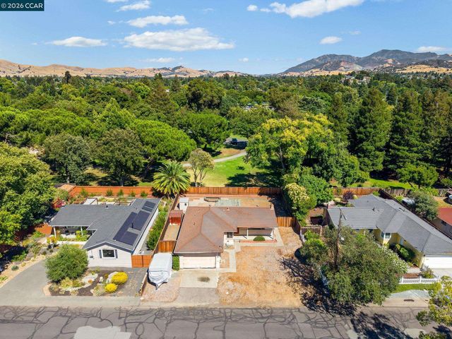1224 Hale Dr, Concord, CA 94518