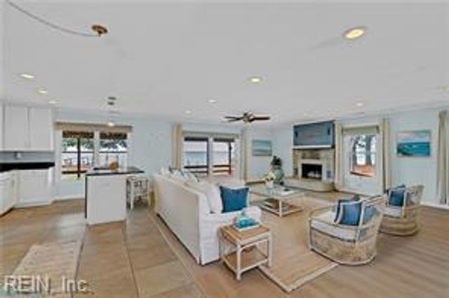 954 Bar Neck RD, Port Haywood, VA 23138